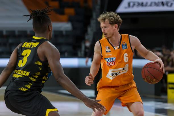 进行体能和 进行体能和