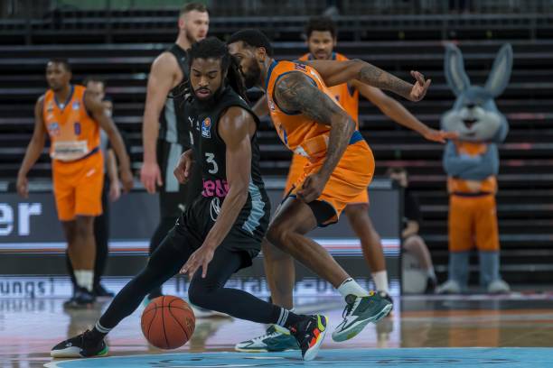 后防失去屏 后防失去屏