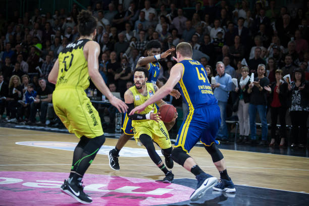 三者形成闭 三者形成闭